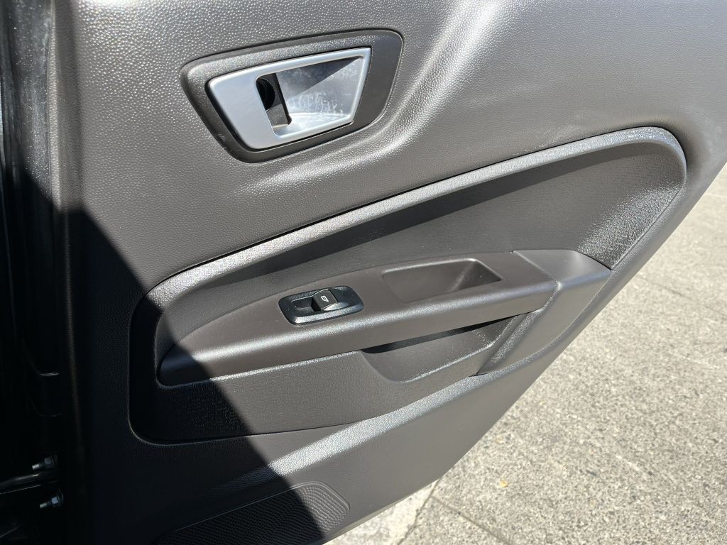 2015 Ford Fiesta Image 15