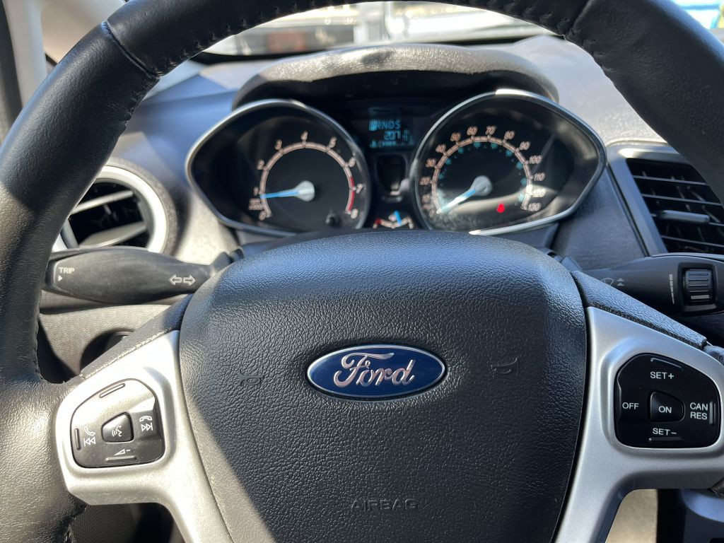 2015 Ford Fiesta Image 16