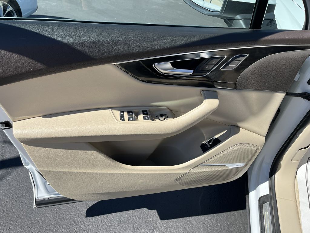 2017 Audi Q7 Image 8