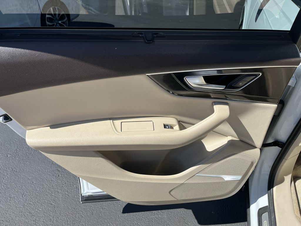 2017 Audi Q7 Image 10
