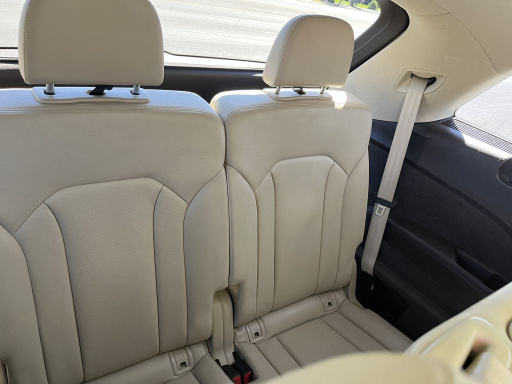 2017 Audi Q7 Image 16