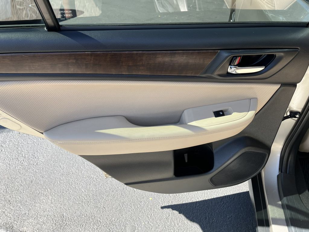2016 Subaru Outback Image 10