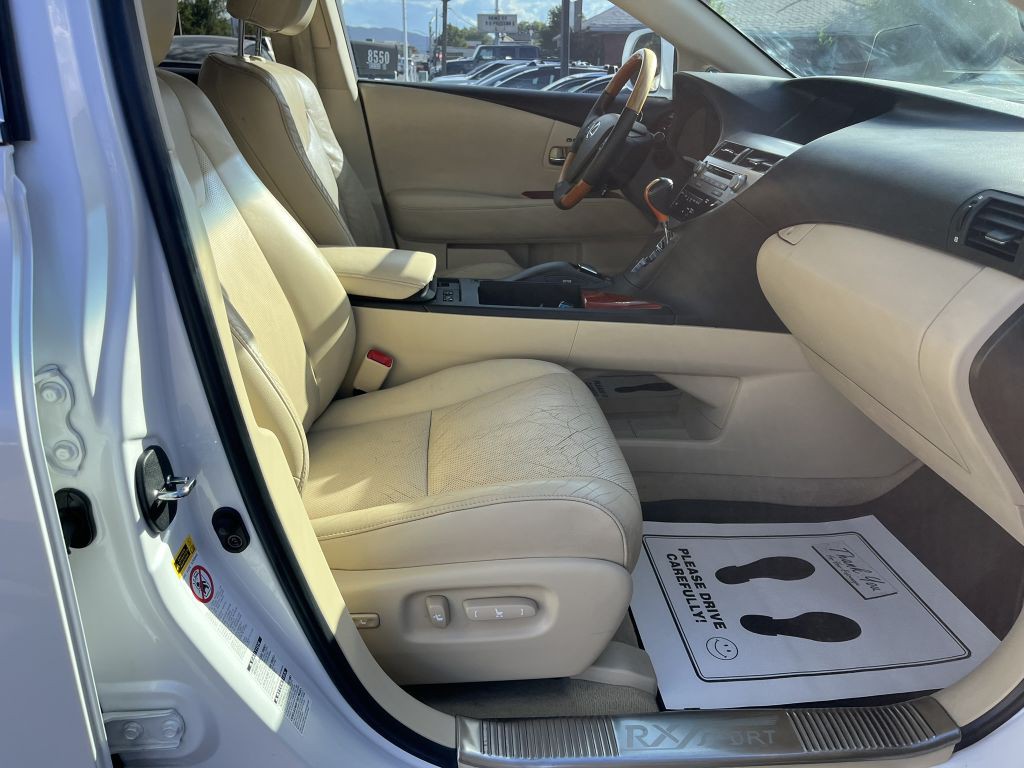 2010 Lexus RX Image 12