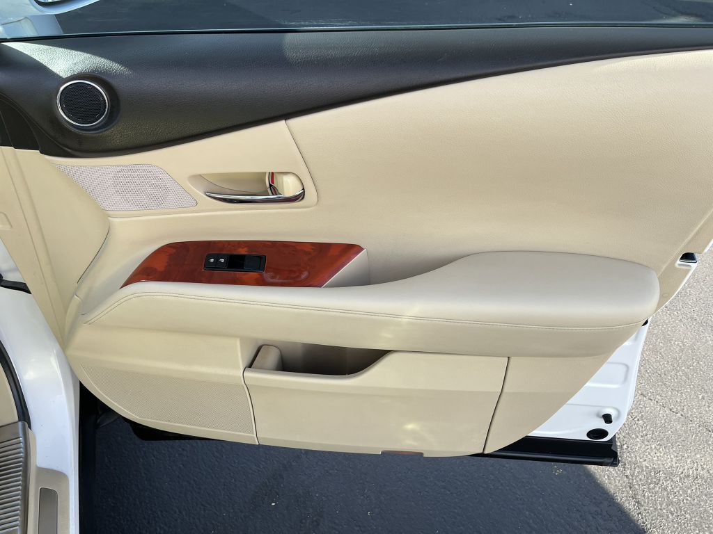 2010 Lexus RX Image 13