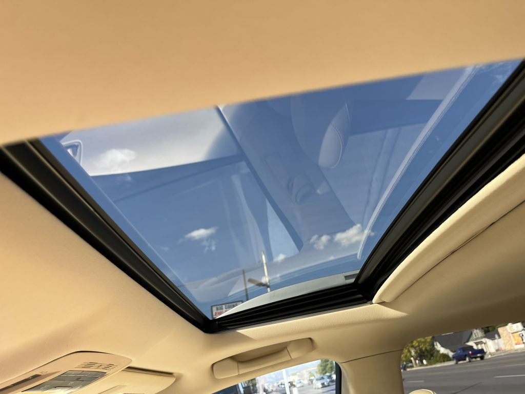 2010 Lexus RX Image 21