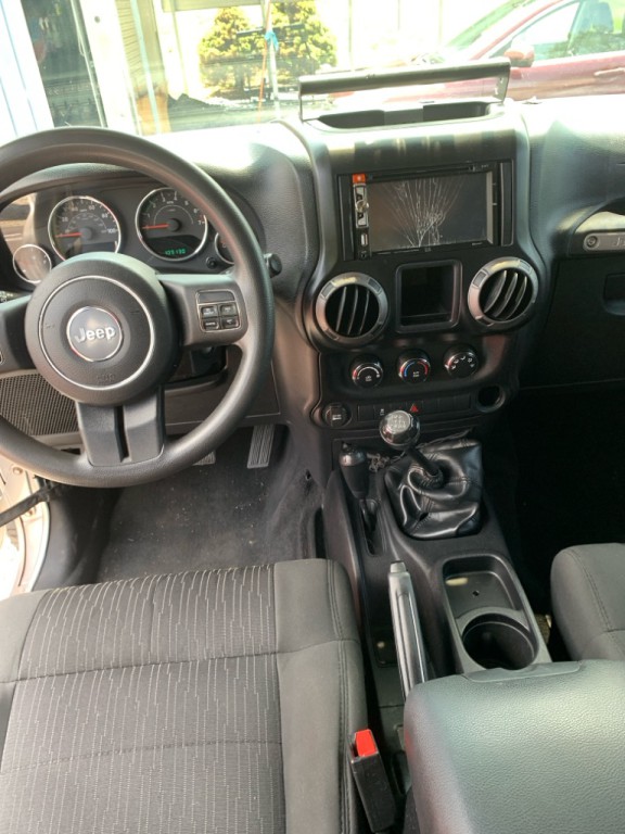 2012 Jeep Wrangler Unlimited Image 12