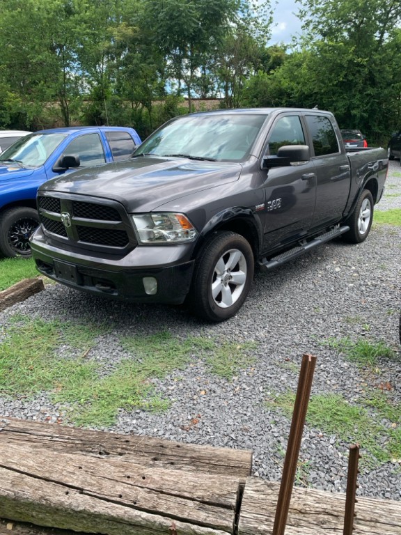 2015 RAM 1500 Image 2