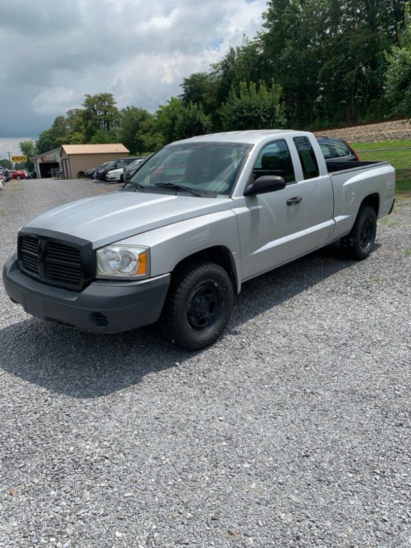 2006 Dodge Dakota Image 2