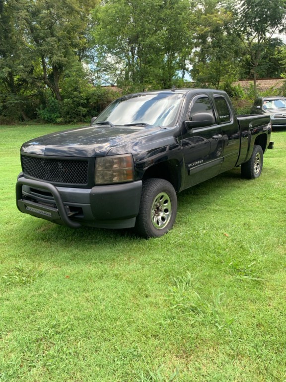 2011 Chevrolet Silverado 1500 Image 2