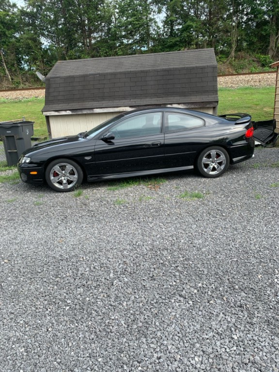 2005 Pontiac GTO Image 9