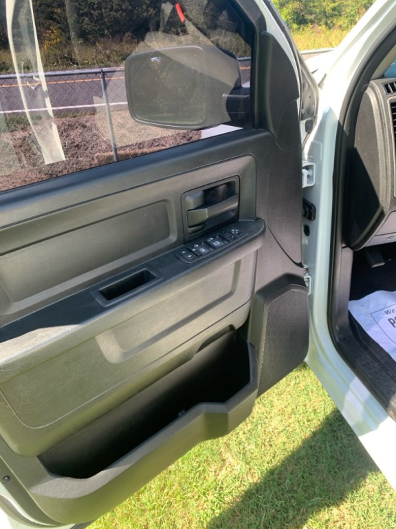 2014 RAM 1500 Image 6