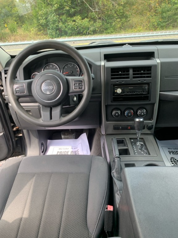 2011 Jeep Liberty Image 10