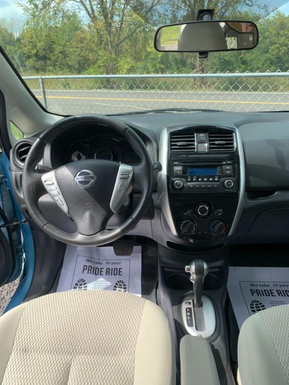 2015 Nissan Versa Image 9