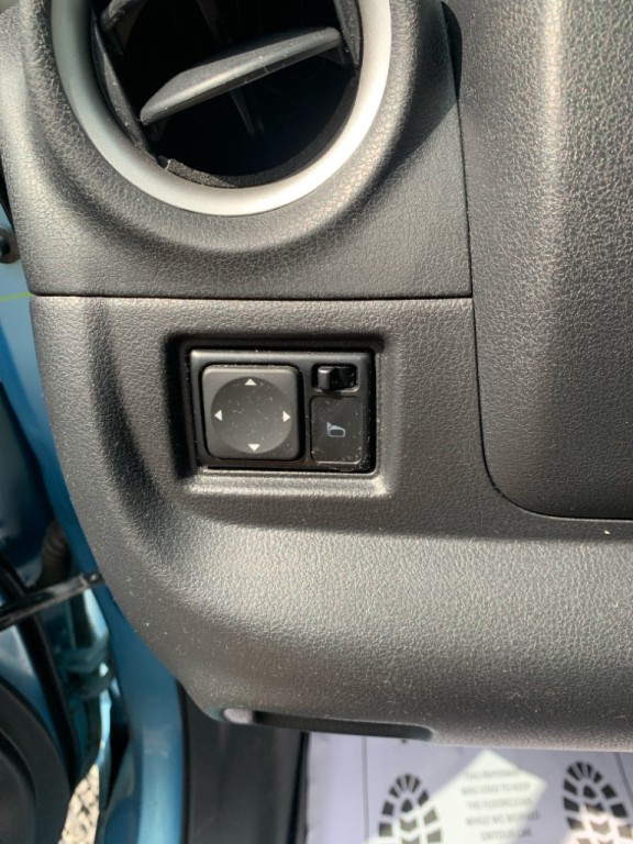 2015 Nissan Versa Image 10