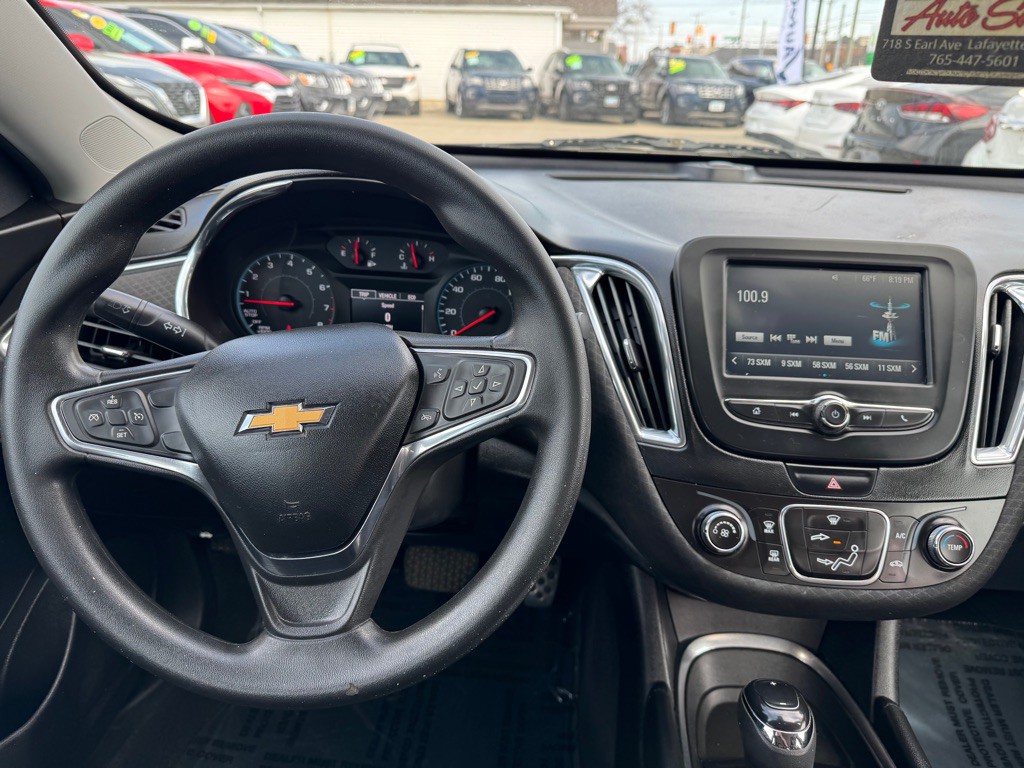 2017 Chevrolet Malibu Image 5