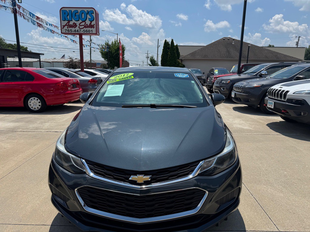 2017 Chevrolet Cruze Image 2
