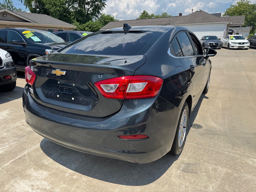2017 Chevrolet Cruze Image 4