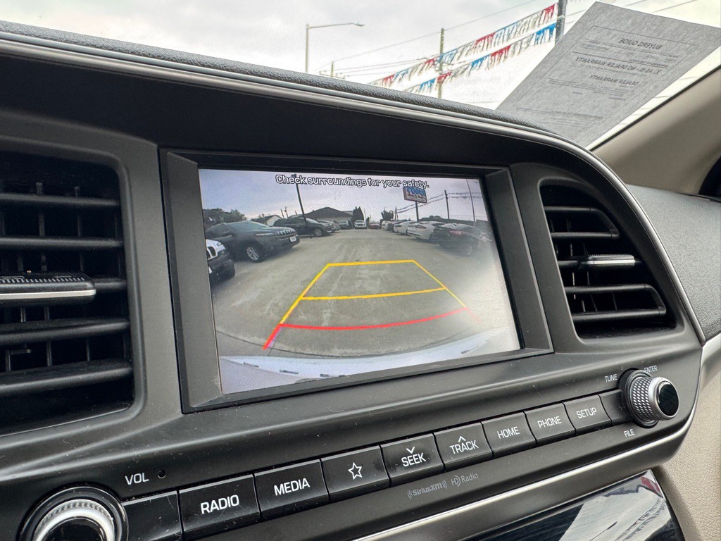 2019 Hyundai Elantra Image 4