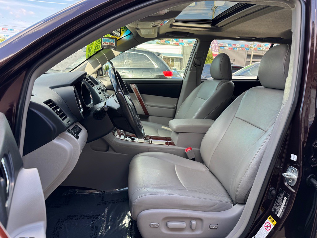 2013 Toyota Highlander Image 9