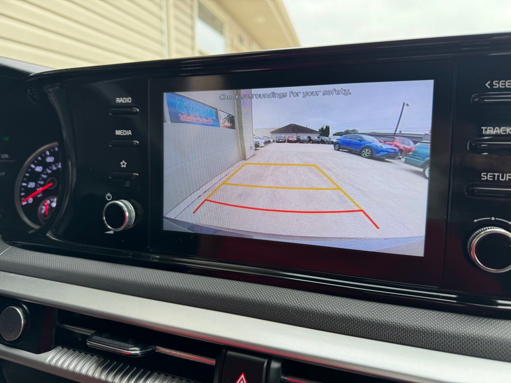 2021 Kia K5 Image 5