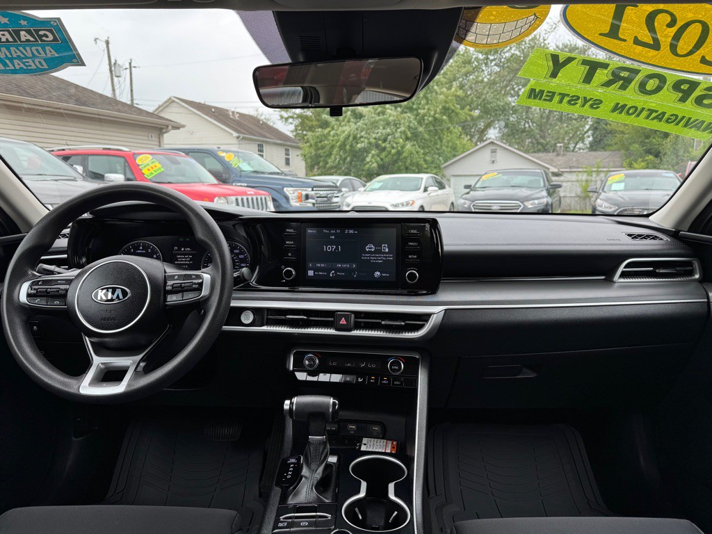 2021 Kia K5 Image 12