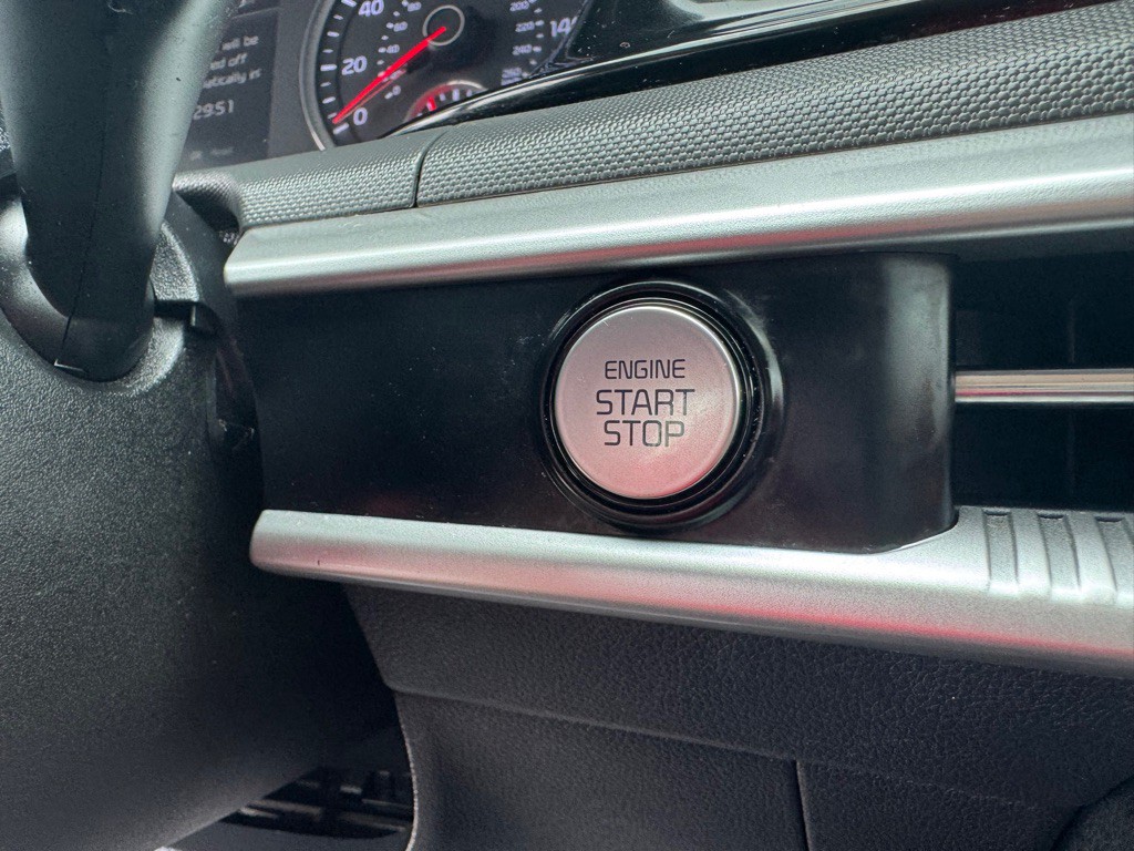 2021 Kia K5 Image 14