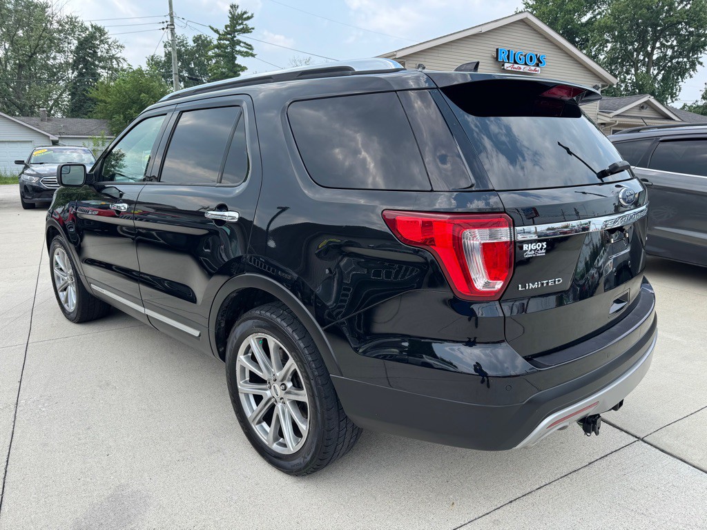 2017 Ford Explorer Image 8