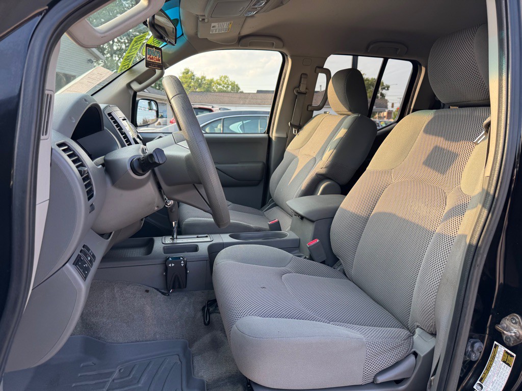 2014 Nissan Frontier Image 8