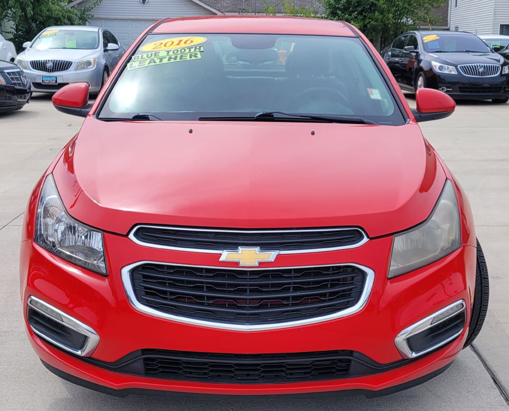 2016 Chevrolet Cruze Image 2