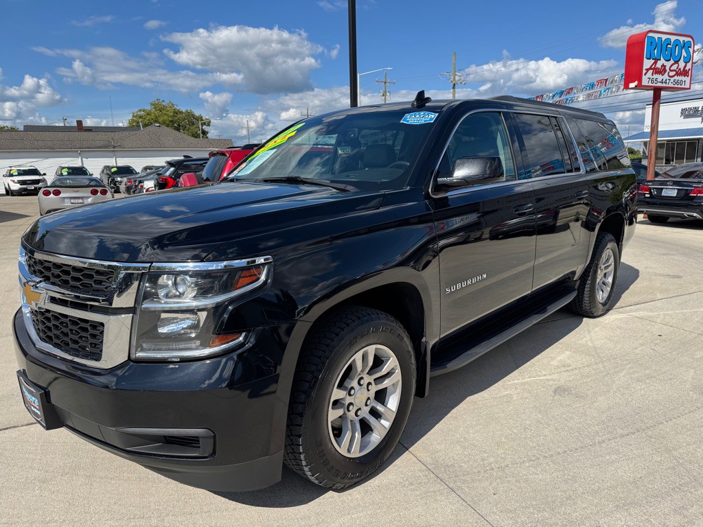 2017 Chevrolet Suburban Image 3