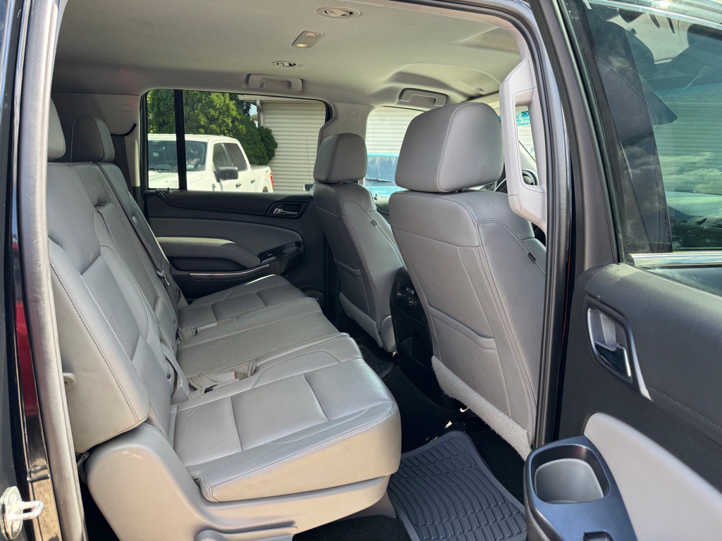 2017 Chevrolet Suburban Image 11