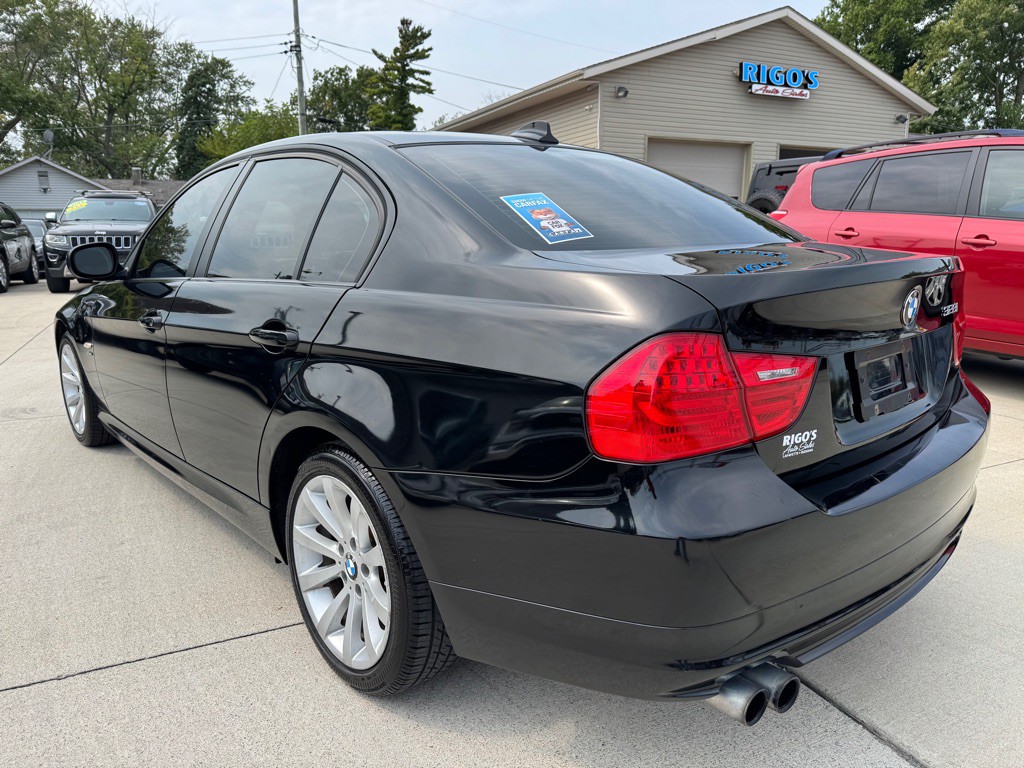 2011 BMW 3 Series Image 5