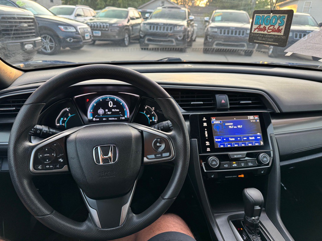 2018 Honda Civic Image 9