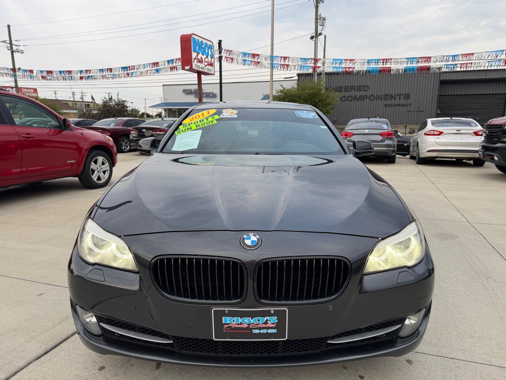 2011 BMW 5 Series Image 2