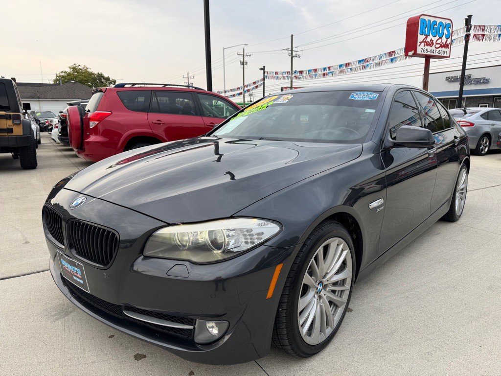 2011 BMW 5 Series Image 3