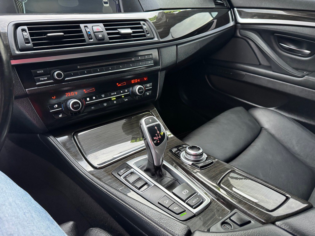 2011 BMW 5 Series Image 7