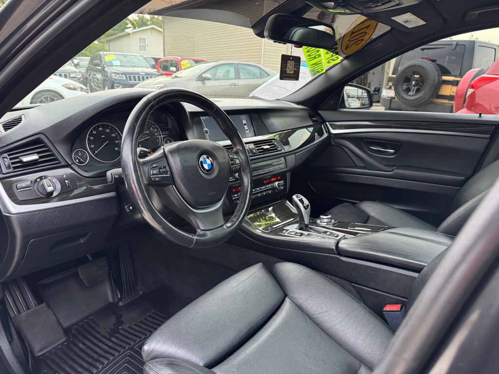 2011 BMW 5 Series Image 10