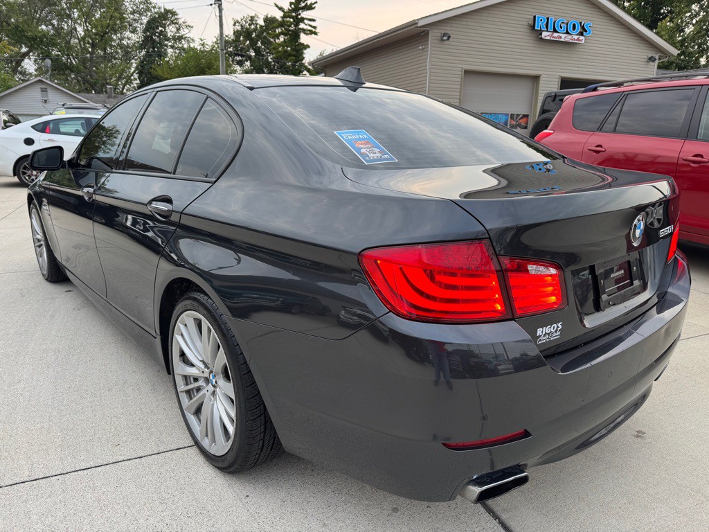 2011 BMW 5 Series Image 11