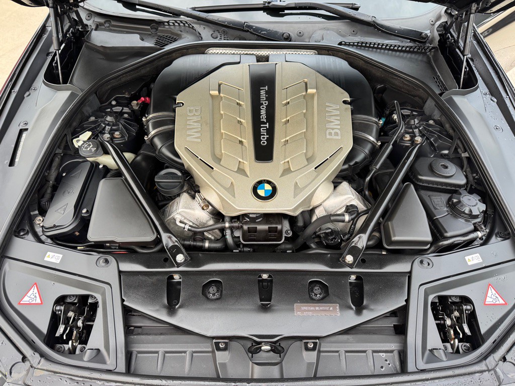 2011 BMW 5 Series Image 15