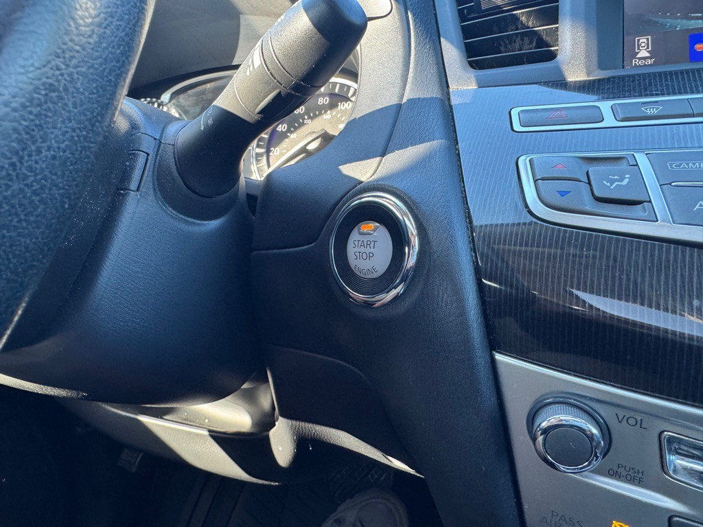 2017 INFINITI QX60 Image 12