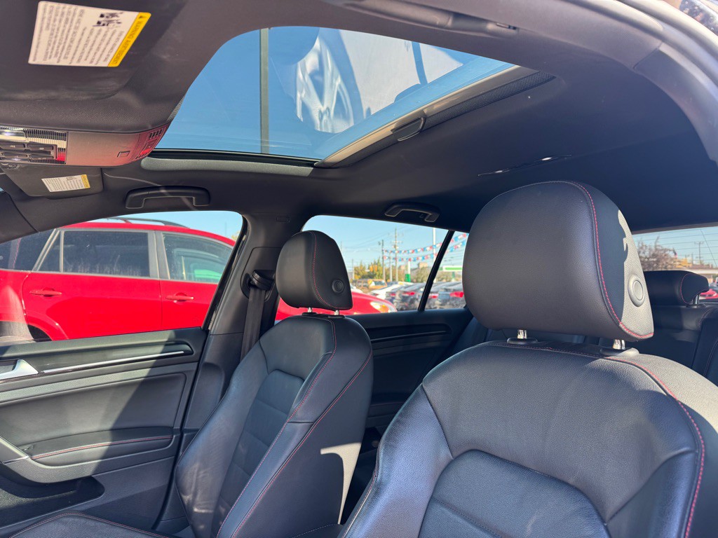 2017 Volkswagen GTI Image 6