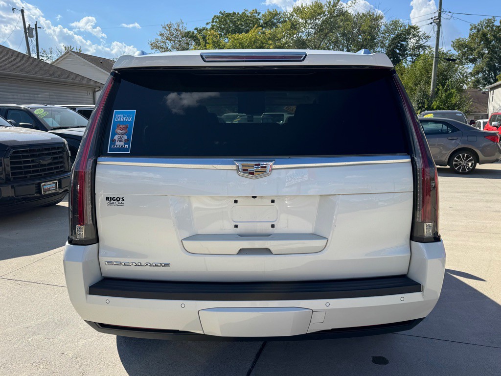 2015 Cadillac Escalade Image 5