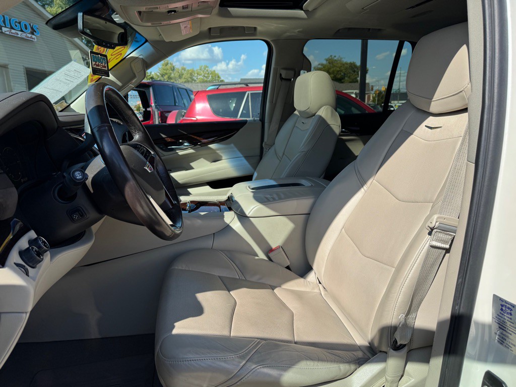 2015 Cadillac Escalade Image 12
