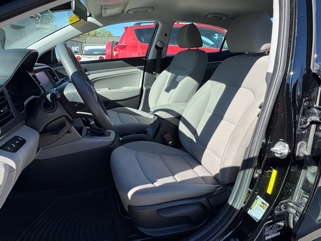 2019 Hyundai Elantra Image 4