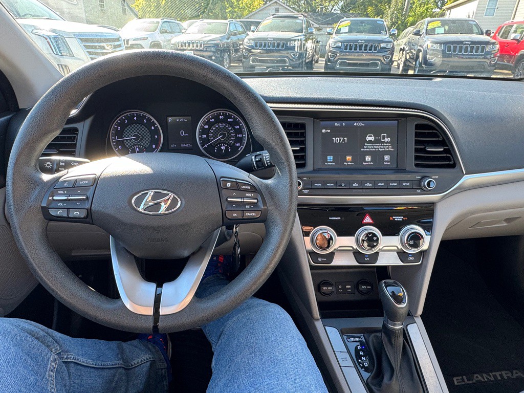 2019 Hyundai Elantra Image 5