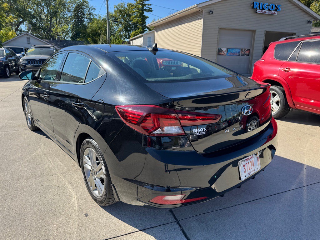 2019 Hyundai Elantra Image 9
