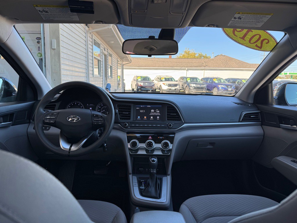 2019 Hyundai Elantra Image 11