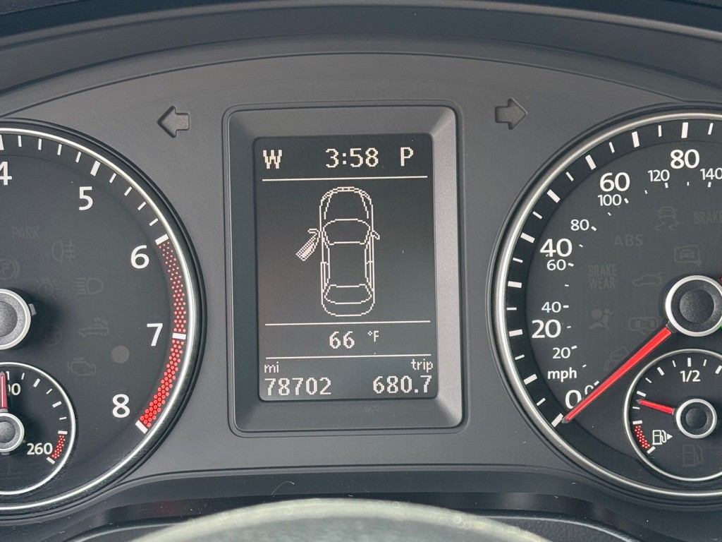 2013 Volkswagen Jetta Image 11