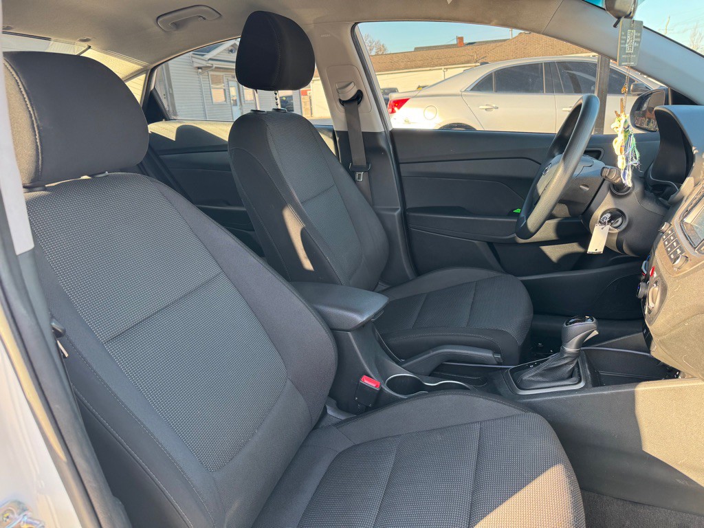 2019 Hyundai Accent Image 9