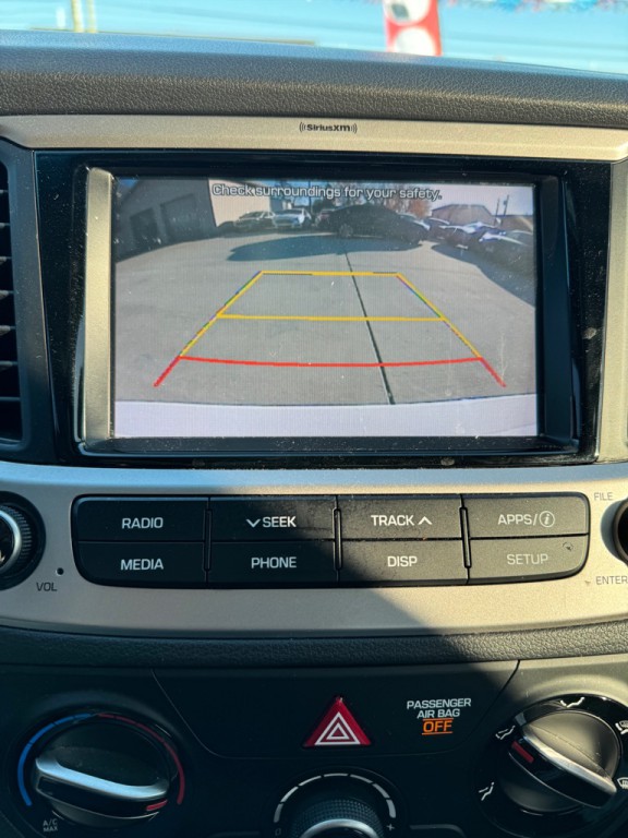 2019 Hyundai Accent Image 17